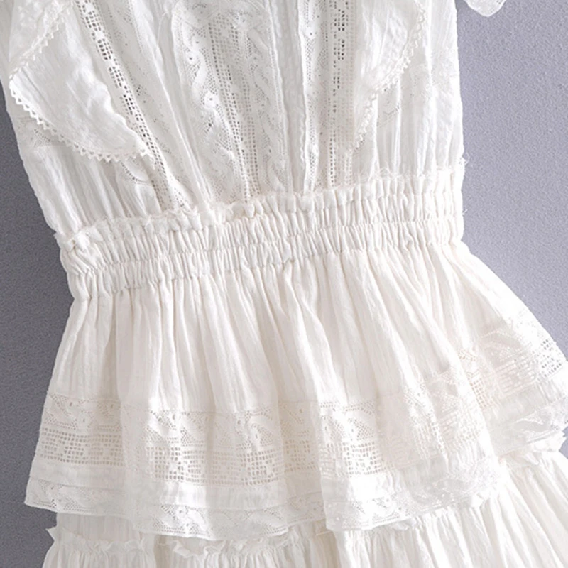 Женское мини-платье TWOTWINSTYLE белое с квадратным вырезом короткими рукавами и