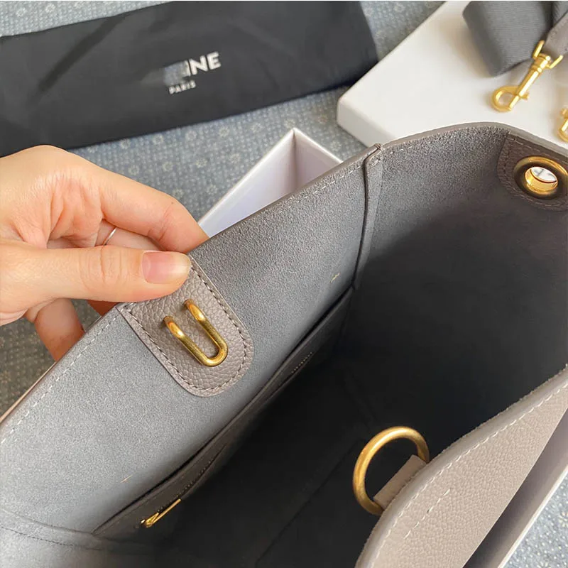 

Women's Handbags