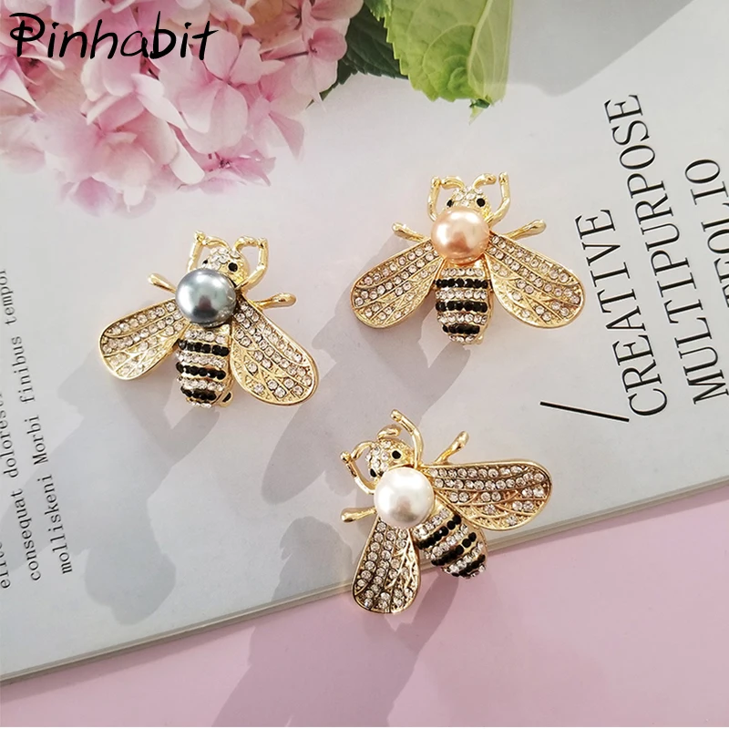 

3 Colors Bee Formal Wear Pins Rhinestones Pearl Custom Animals Brooches Lapel Badge Bag Cartoon Jewelry Gift For Kids Friends