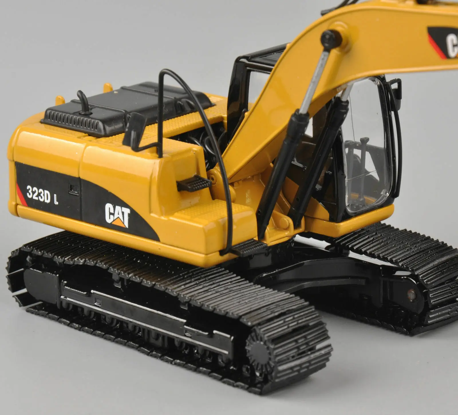 Экскаваторы Norscot Caterpillar Cat 323D L с гидравлическим молотком H120E металлические
