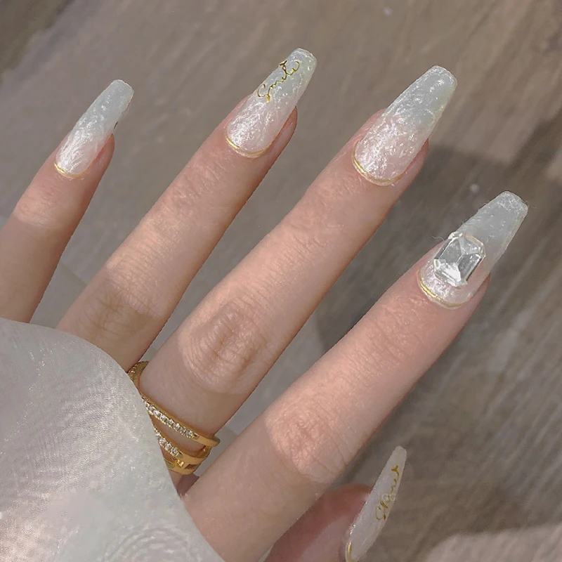 Гель-лак LILYCUTE полуперманентный для базового и верхнего покрытия ногтей 7 мл |