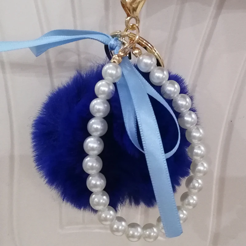 

2020 Fashion Pearl Chain Bowtie Pompom Keychain Car Key Chain Ring Fluffy Puff Ball Keychains Women handBag Pom pom Jewelry