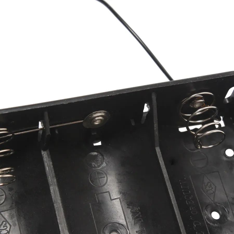

4 x 1.5V D Size Battery 4 Slots 6V Black Plastic Batteries Holder Storage Case Box with Wire Leads