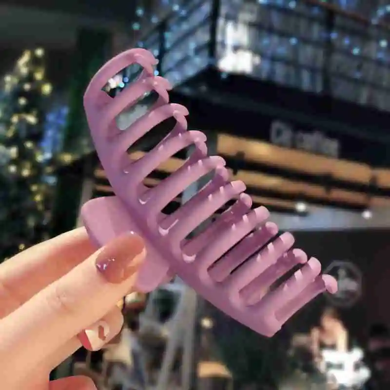 

Большая цветная шпилька