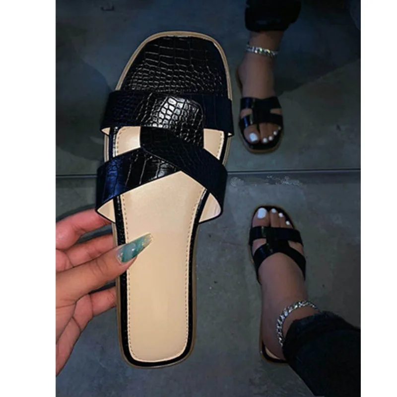 

2021 European and American ladies fashion casual solid color flat slippers 1811