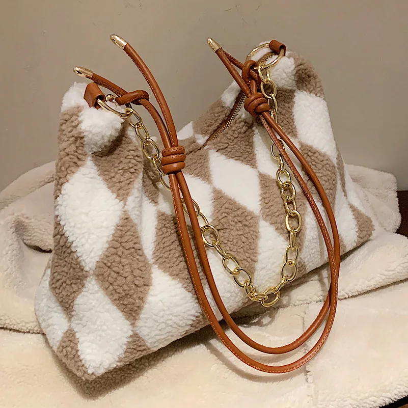 

Autumn and Winter Plush Bag Female Large-capacity 2021 New Fashion One-shoulder Underarm Bag High-quality Plush Dumpling Bag