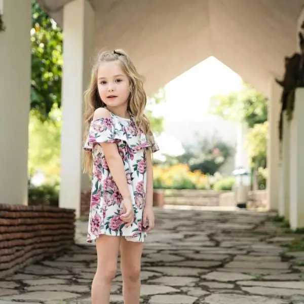 Летнее короткое платье с оборками для мамы и дочки элегантное пикантное