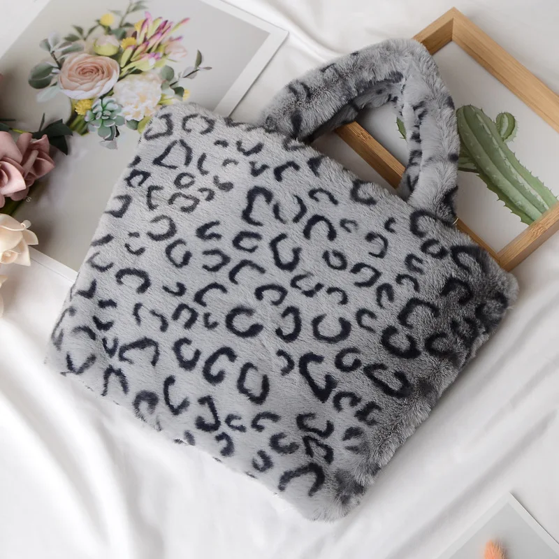 

Winter new fashion shoulder bag female leopard female bag chain large plush winter handbag Messenger bag soft warm fur bag