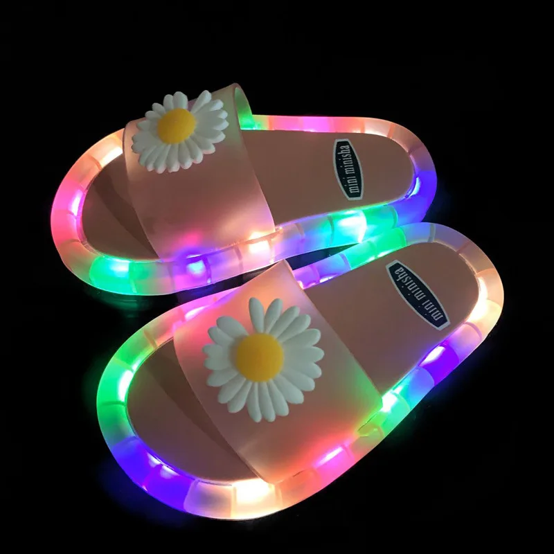 

2021 Girl Slippers Children LED Kids Slippers Baby Bathroom Sandals Kids Shoes for Girl Boys Light Up Shoes Toddler