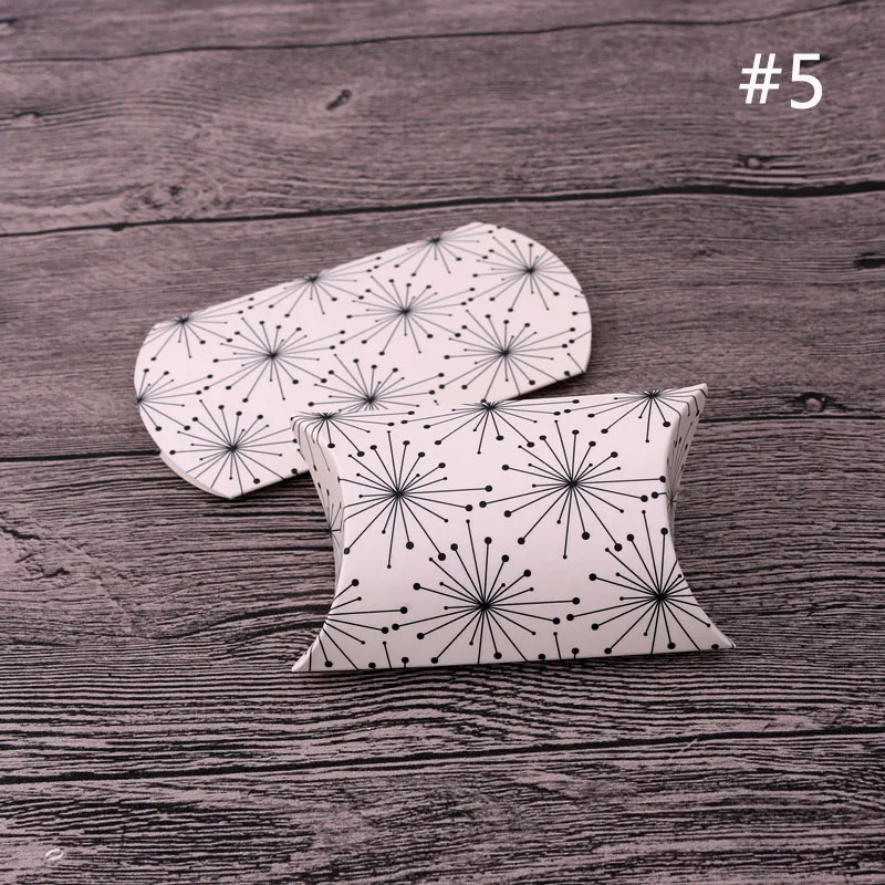 

6.5*9*2.5cm 10pcs/Set Paper Pillow Favor Box Wedding Party Favour Gift Candy Boxes Home Party Birthday Supplies High Quality