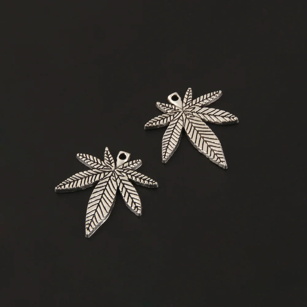 10 шт. маленькие подвески в виде листьев кленового дерева серебристого цвета