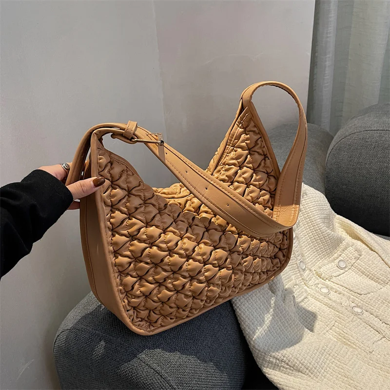 

Popular Large Capacity Bag Women's Autumn New Fashion Fold Armpit Bag Fashion Simple Shoulder Bag