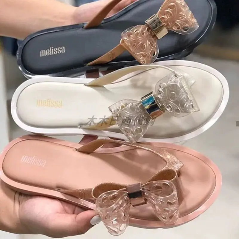 Новинка 2021 года Стильные женские тапочки с бантиком Модная пляжная обувь для