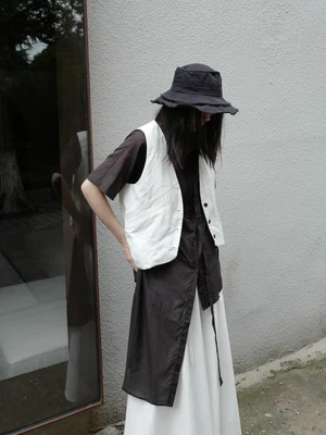 Оригинальный дизайн маленький темно-черный жилет Yamamoto базовый модный