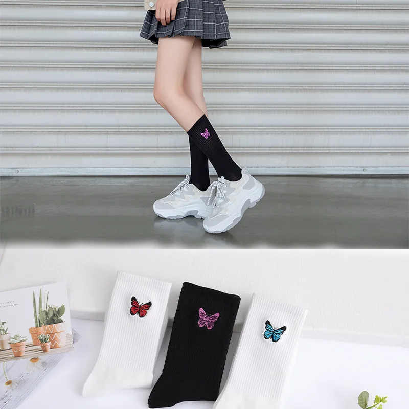 

3 Pairs Black and White Embroidery Butterfly Woman Socks Cotton Japanese Harajuku Style Funny Socks Women Skateboard Calcetines