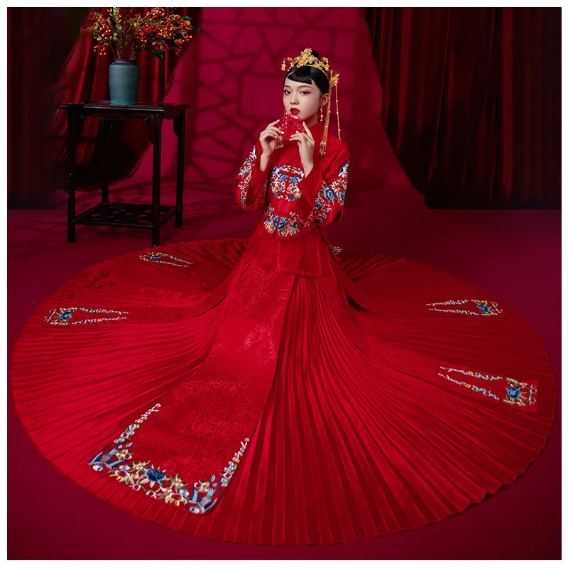 

Red Female Formal Qipao Traditional Bride Embroidery Cheongsam Married Suit Chinese Style Wedding Dress