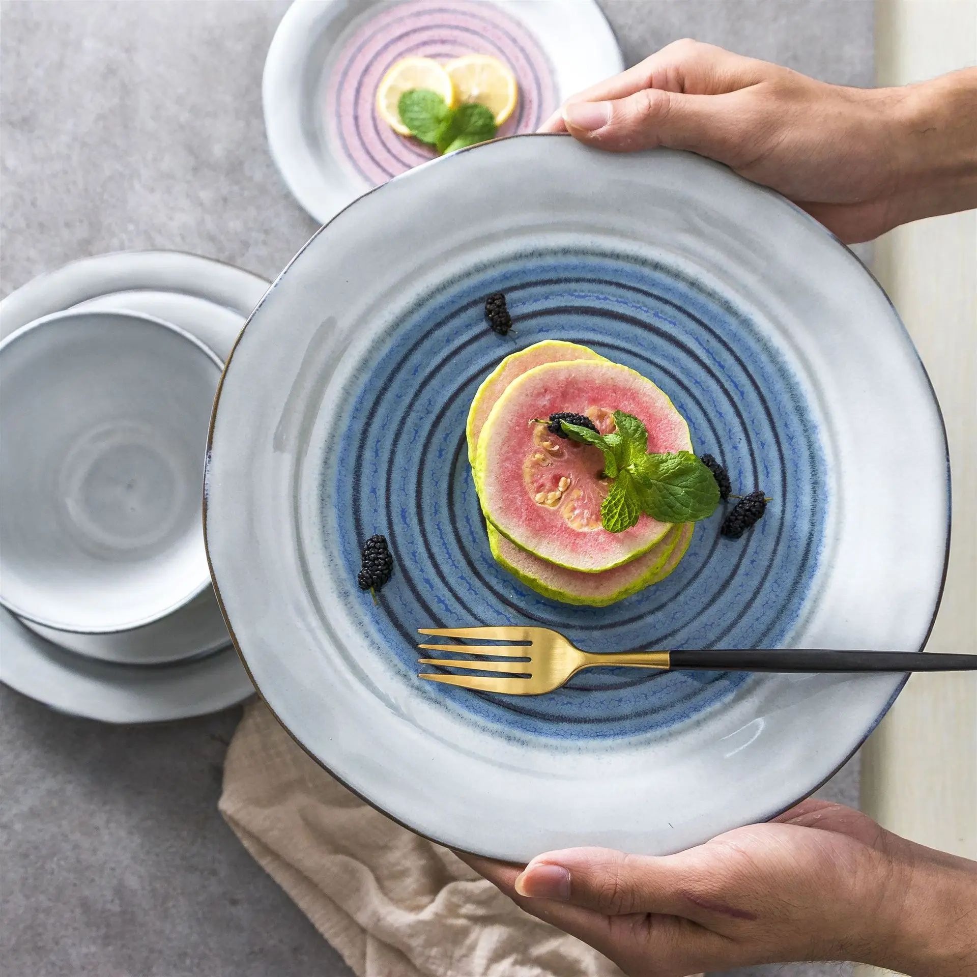 Простая Резьбовая тарелка с рисунком черная/белая керамическая квадратная для