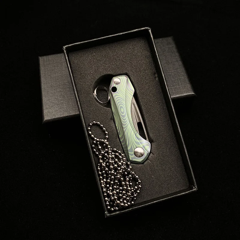 

FREETIGER FT701 Titanium handle Damascus knife outdoor mini folding knife express out of the box with keychain knife