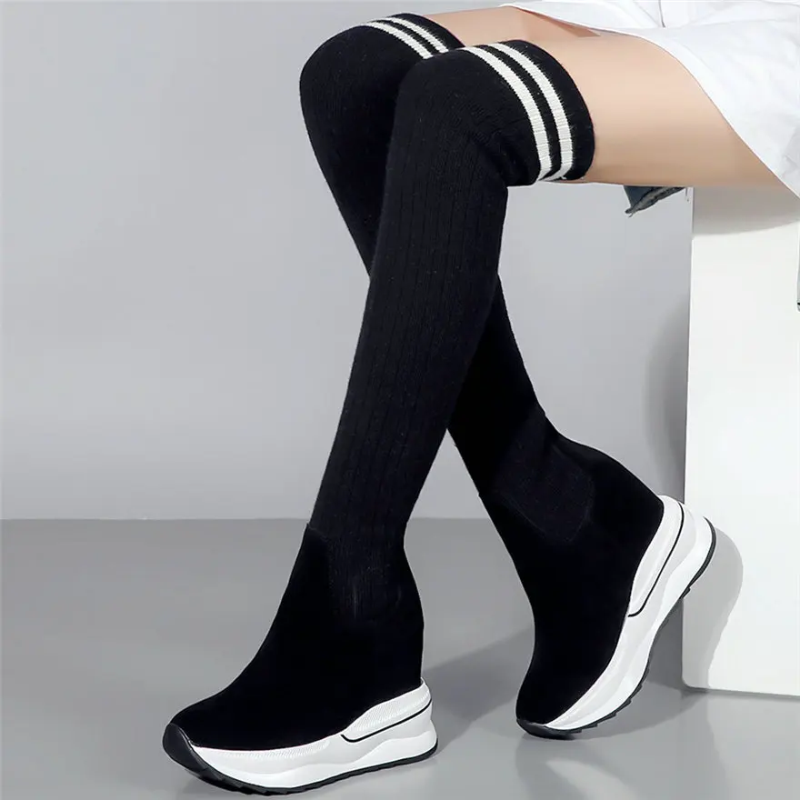 Модные кроссовки женские ботфорты из натуральной кожи на танкетке и высоком