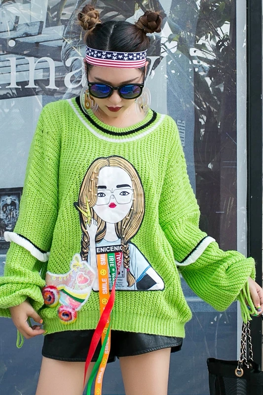 

Thai street brand heavy work cartoon sequin patch sweater female fashion foreign gas head chic casual ageing sweater