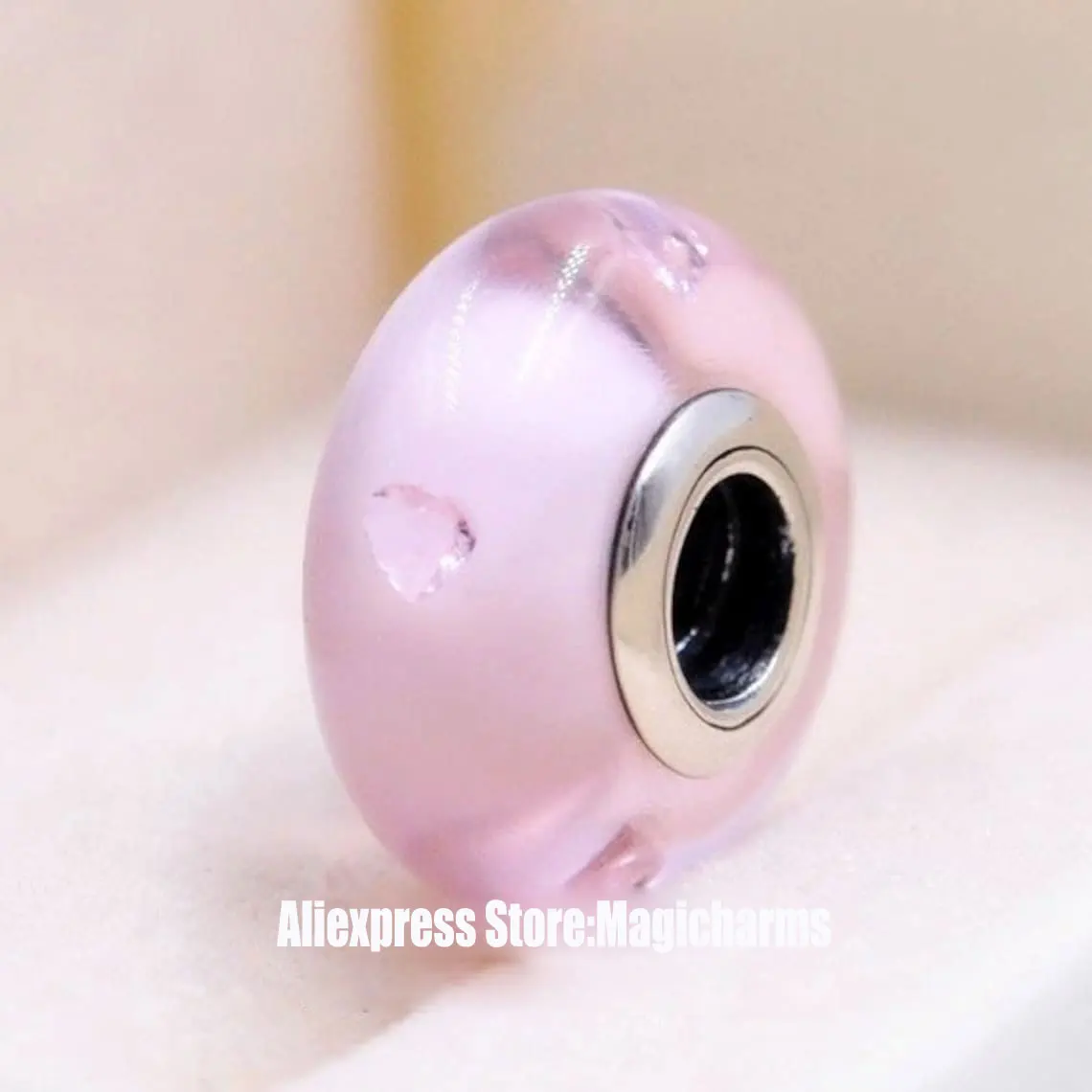 

Женский серебряный браслет с розовыми сердечками