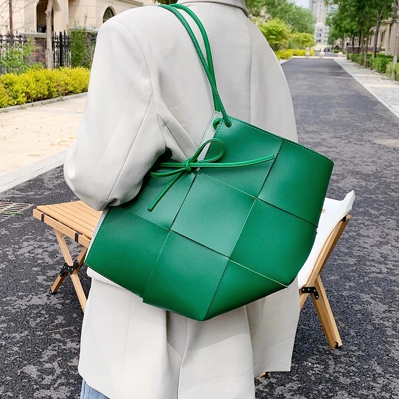 

Weaving Large Capacity Big PU Leather Shoulder Bags For Women 2022 Summer Trend Female Branded Green Handbags And Purses