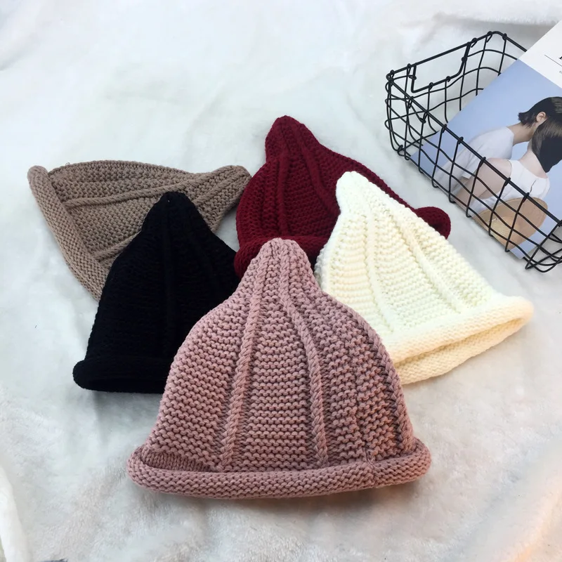 Женские зимние шапочки шапка ручной работы вязаная волшебника теплая с ушками из