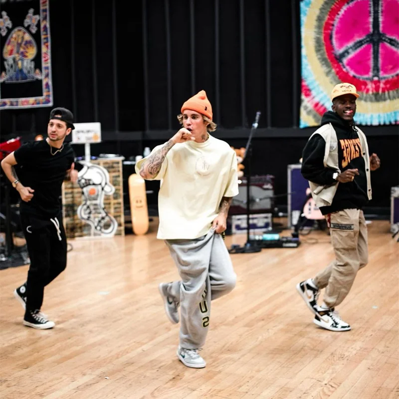 

Season 6 T-shirts Kanye West VOUS Present Sunday Service Tee Men Women 1:1 High Quality Oversized Tops Printed Short Sleeve