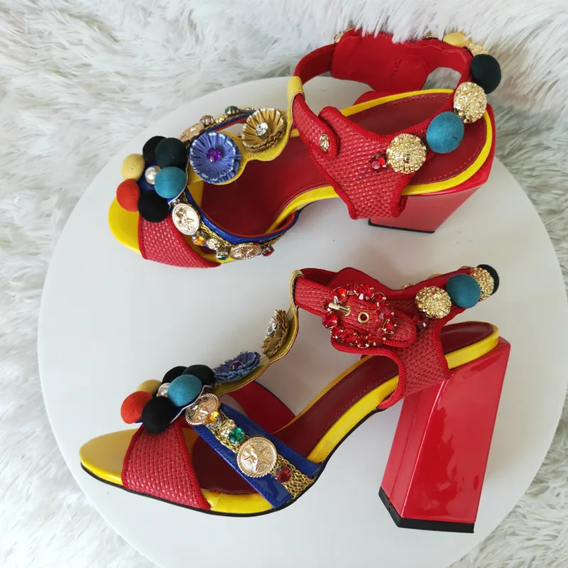 Сандалии женские с т образным ремешком флоковые босоножки принтом маргариток