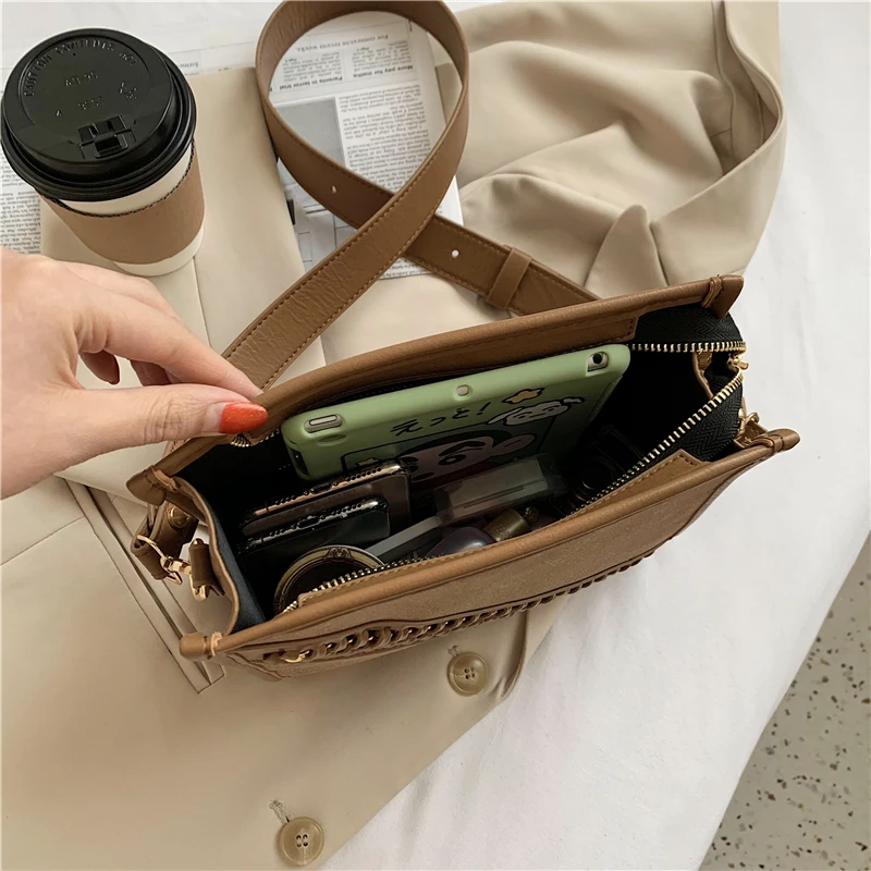

2021 new winter new style shoulder bag fashionable frosted fabric ladies bag casual messenger bag luxury designer female bag