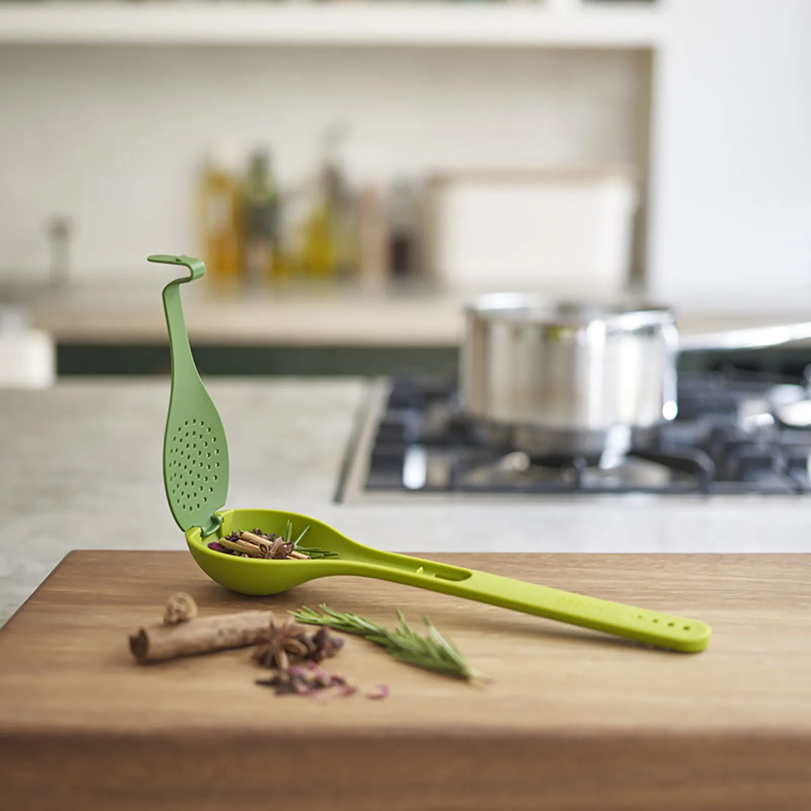 

New Multi-functional Filter Spoon With Lid Spoo Kitchen Creative Oil-Frying BBQ Filter Clamp Strainer Kitchen fixture