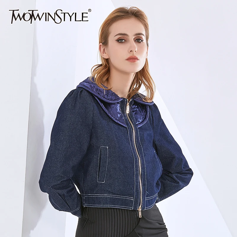 

Женская джинсовая куртка TWOTWINSTYLE, повседневная однотонная куртка с отложным воротником и длинным рукавом большого размера, осенняя одежда ...