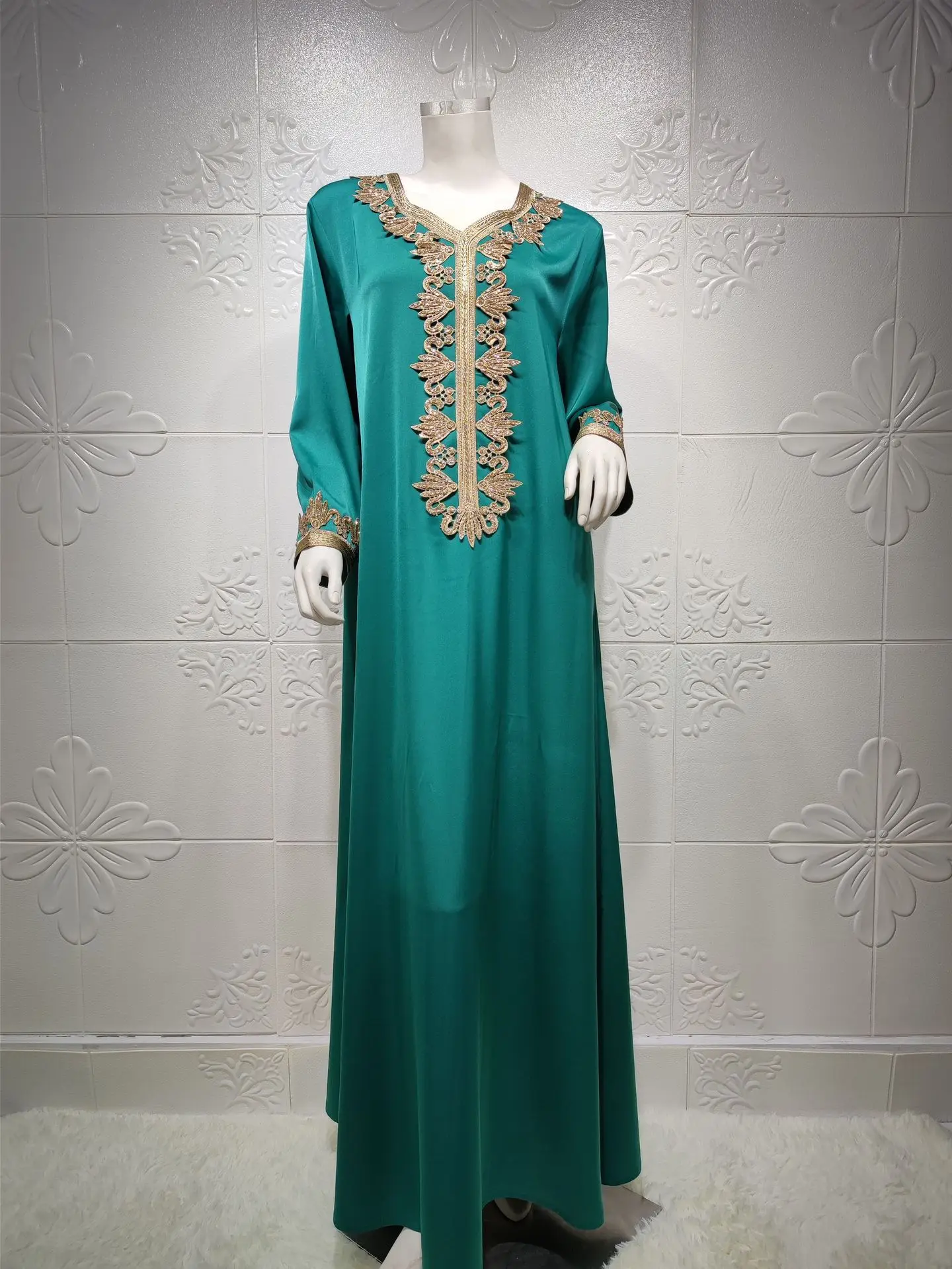 

Embroidered Bronzing Dress Middle East Plus Size Women's Clothing Square Collar Long Sleeve + Belt High Quality Long Dress 2021