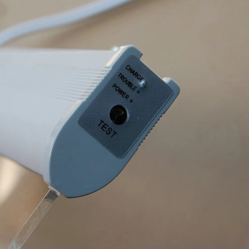 Обозначьте прозрачную панель PMMA с резьбой на выходе светодиодное аварийное