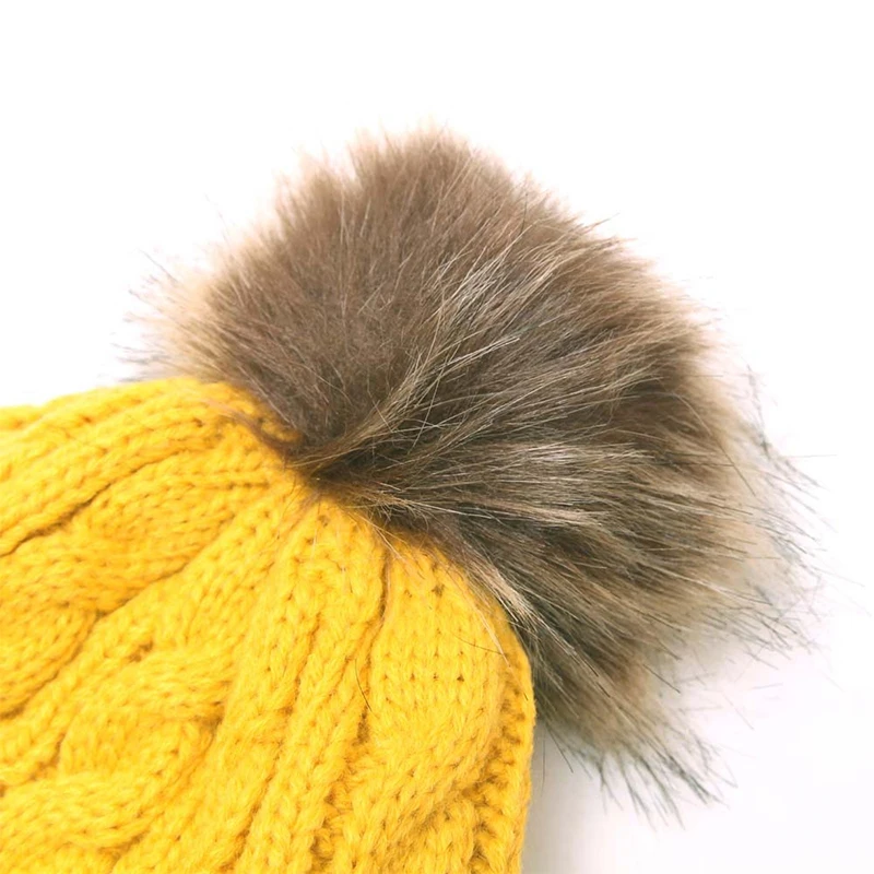 Шапка детская зимняя вязаная с помпоном однотонная детские вязаные шапки |