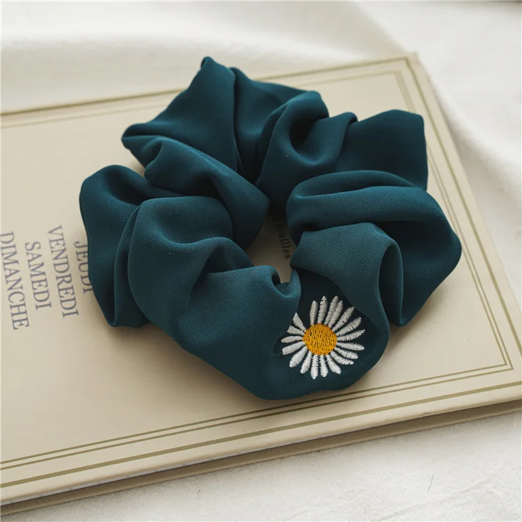 Женский атласный ободок с вышивкой ромашки летний однотонный для волос