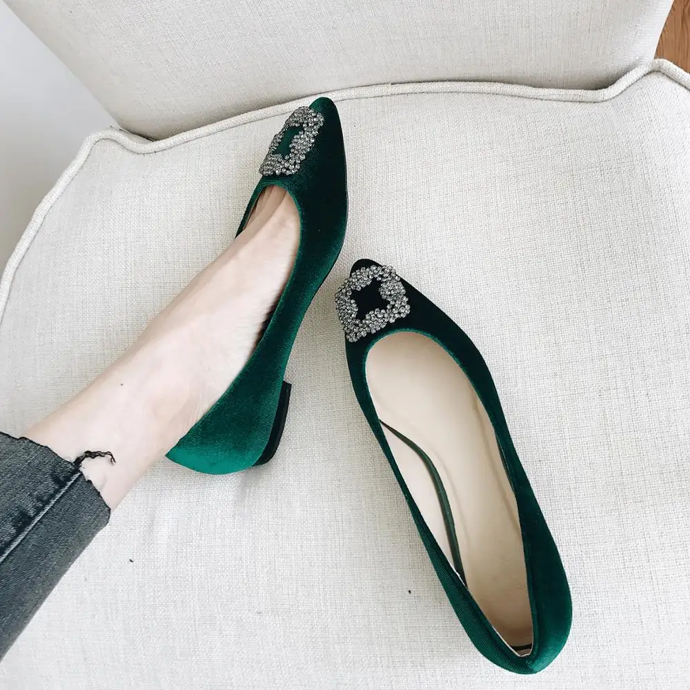 Обувь с блестящими стразами и квадратной пряжкой а перламутровый бархат женские