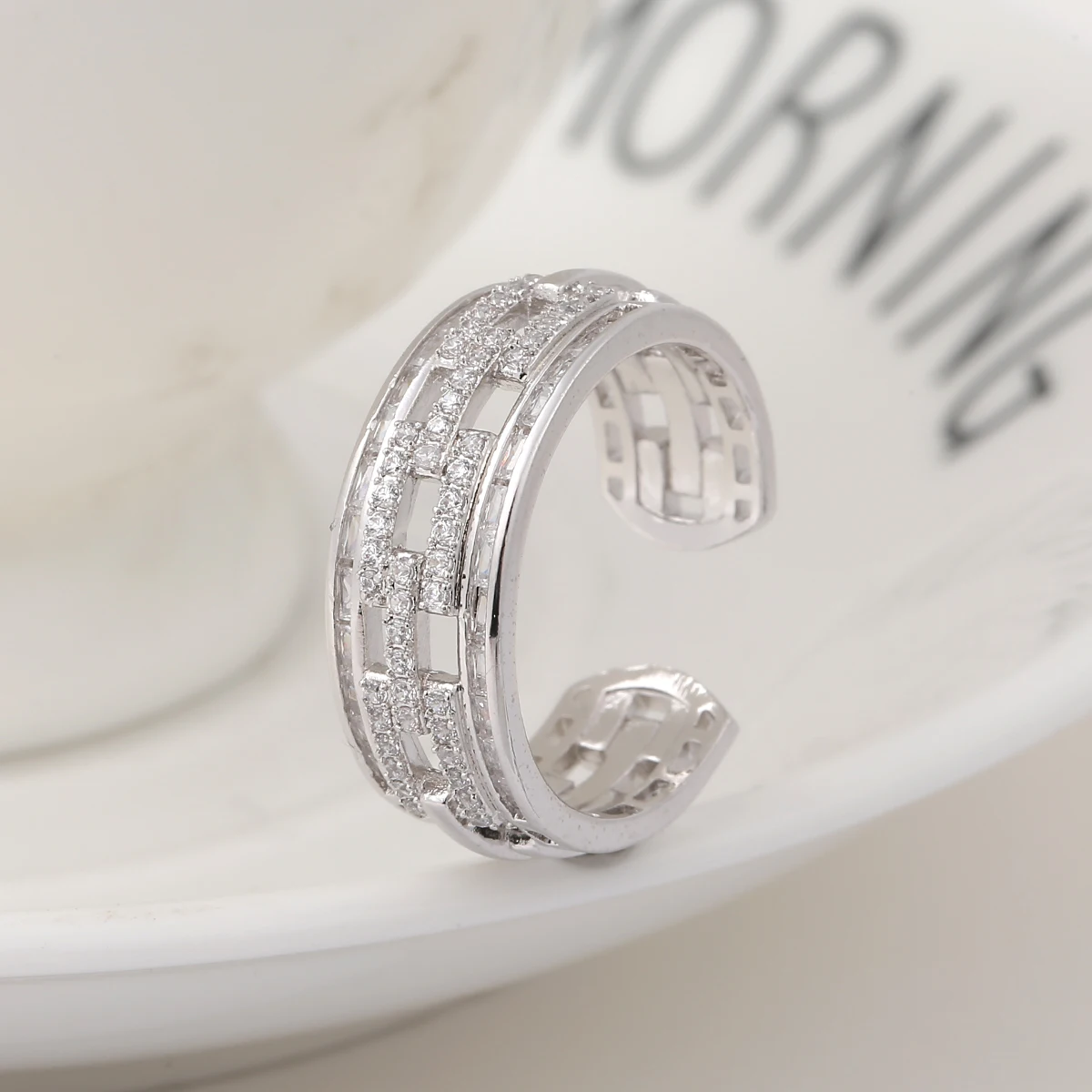 

2021 New Design Open Ring Fashion Copper Hollow out Deasign Geometic Ladylike Clear Zircon Luxury Rings Best Gift for Girl