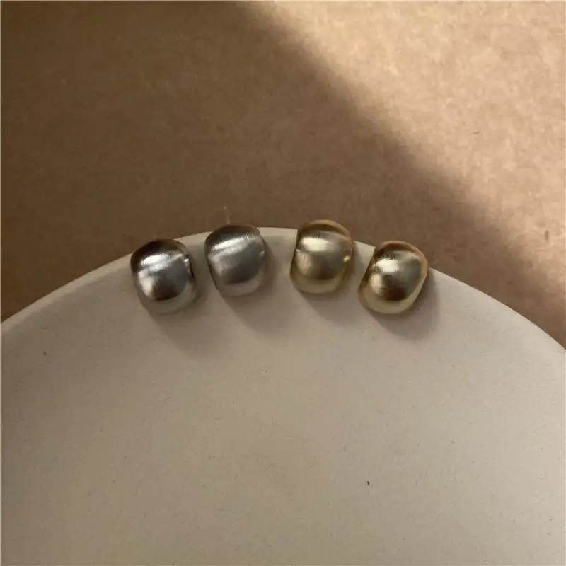 

Small Bean Metal Earrings Simple Earring Temperament Wild Earrings Girlfriends Gift Earrings 2021 Winter New