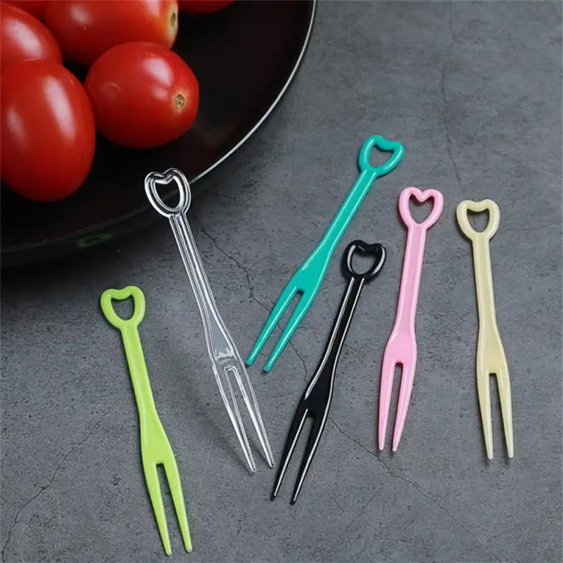 

Вилка с длинной ручкой для фруктов, пластиковые одноразовые вилки в форме сердца, столовая посуда для вечерние ринки и пикника, портативная ...
