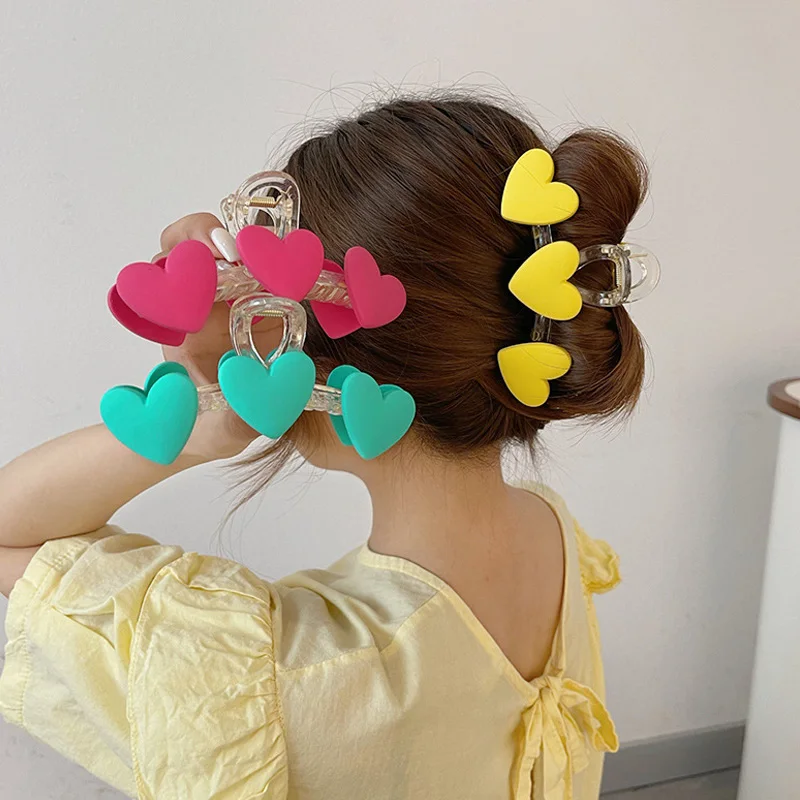 

Fashion Korean Hair Claws Women Candy Colors Hair Crab Clamps Hairdress Solid Hairpins Love Shaped Hair Accessories Headwear
