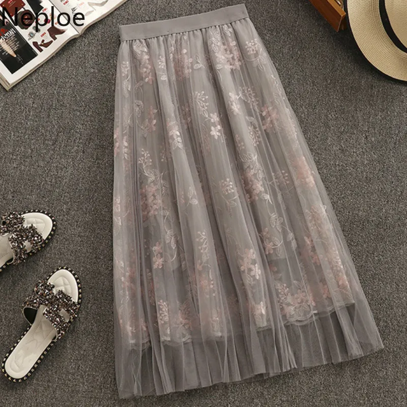 Neploe женский костюм из двух предметов Лето 2019 с аппликацией бисером и круглым