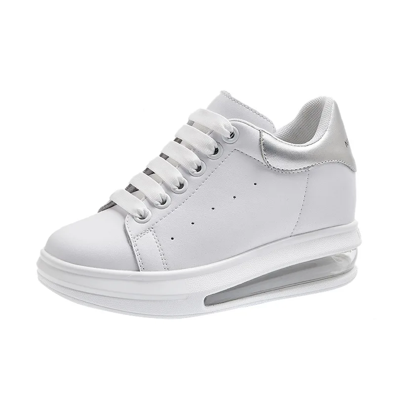 Женские кроссовки с воздушной подушкой серебристые повседневные на массивной