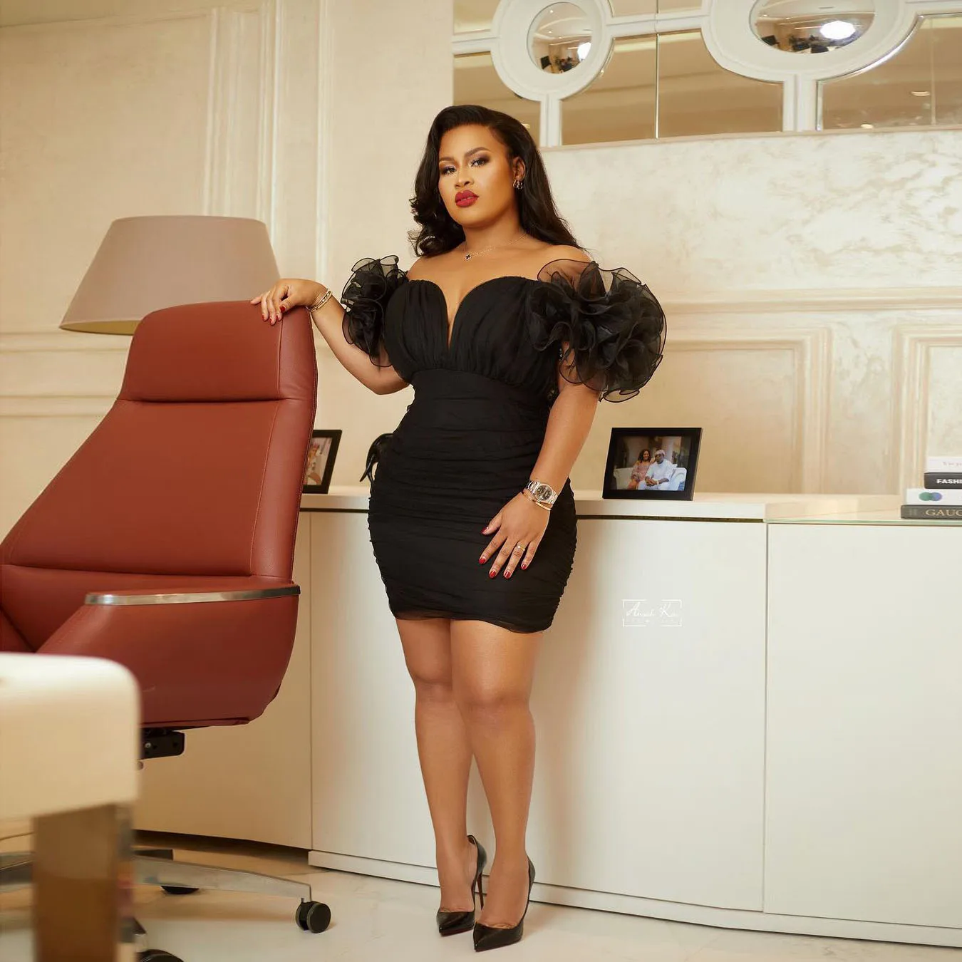 

Черное модное сексуальное простое вечернее платье с открытыми плечами и V-образным вырезом, короткое платье, официальное платье для выпускн...