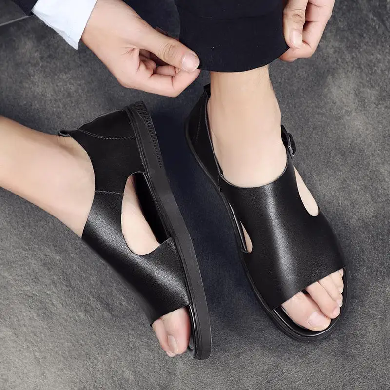 

Men Casual Sandals outdoor Beach Classic Leather Slip on Male Flat breathable fashion Sandals Black Mens Summer Sandals men