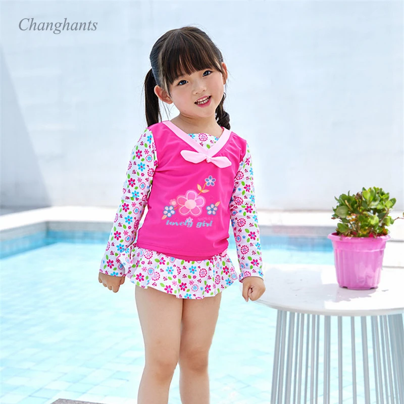 

1-8 Y Girls Baby Two Pieces Swimwear Long Sleeve Pink Swimsuit with Flowers Pattern Kids Surfing Suit Sunny Sandy Beachwear