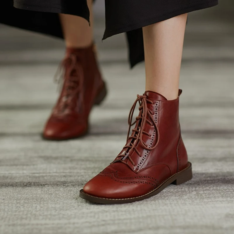 

Женские ботильоны из натуральной кожи, с круглым носком, на низком каблуке