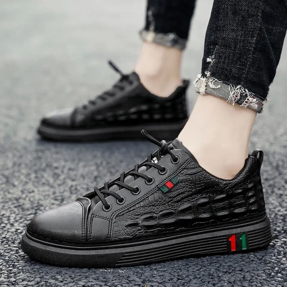 

Fashion Flat Sneakers Male Light Comfortable Sports Running Shoes Men Students Casual Shoe Outdoor Walking Vulcanized Shoes