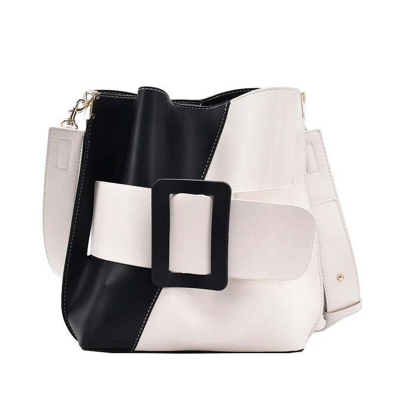 

[EAM] Women New Contrast Color Square Buckle PU Leather Flap Personality All-match Shoulder Bucket Bag Fashion Tide 2021 18A0224