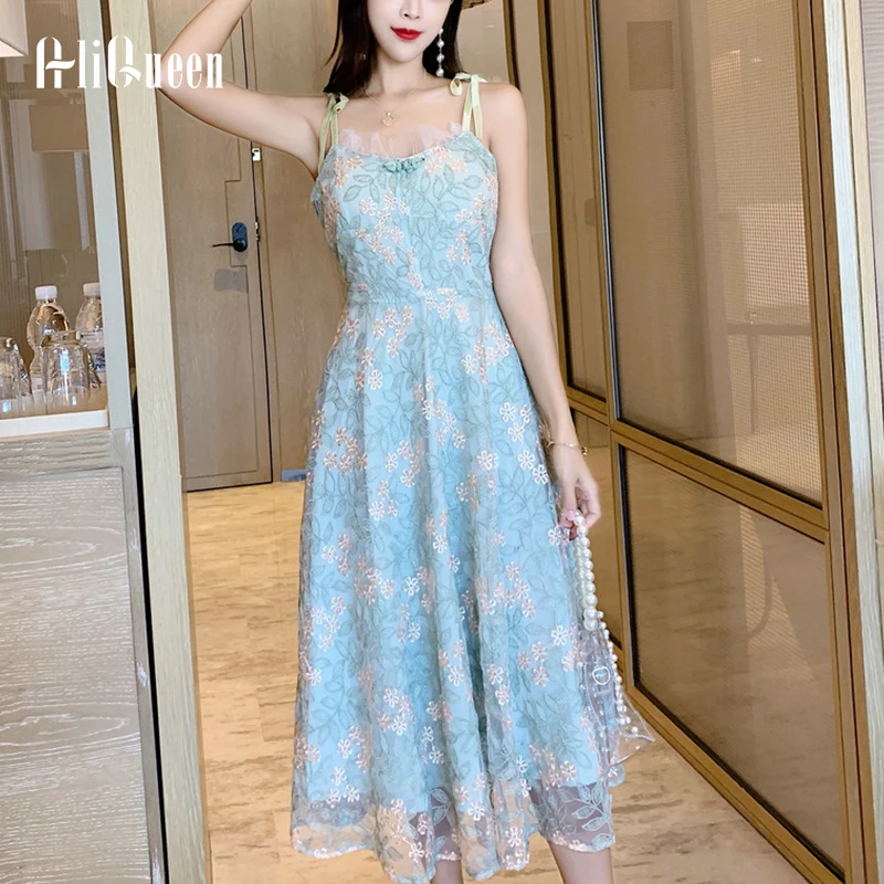 

Женское платье на бретелях-спагетти, вечерние нее платье до середины икры без рукавов с принтом и вышивкой, лето 2021